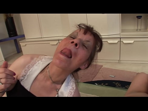❤️ Twee oumas en een oupa het 'n drietal ❤️ Russiese pornografie by ons af.oldsex.ru ﹏