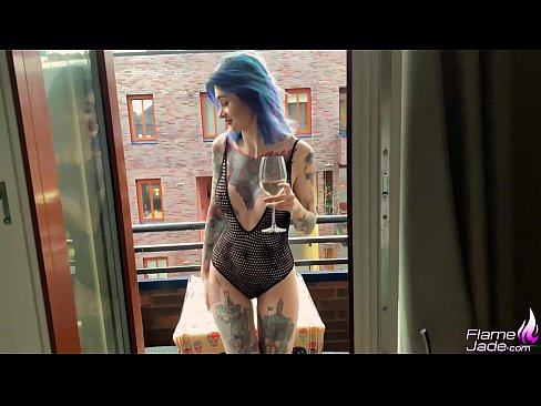 ❤️ Geweldige meisie suig met 'n gulp en fokken passievol onder die oop lug ❤️ Russiese pornografie by ons af.oldsex.ru ﹏